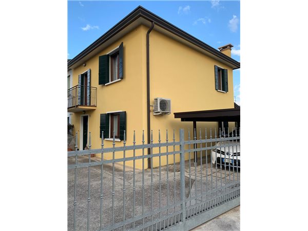 Villa bifamiliare