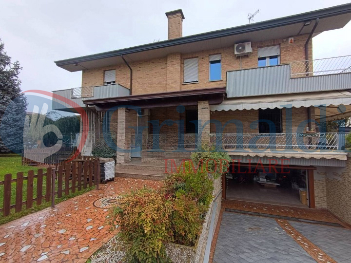 Villa bifamiliare