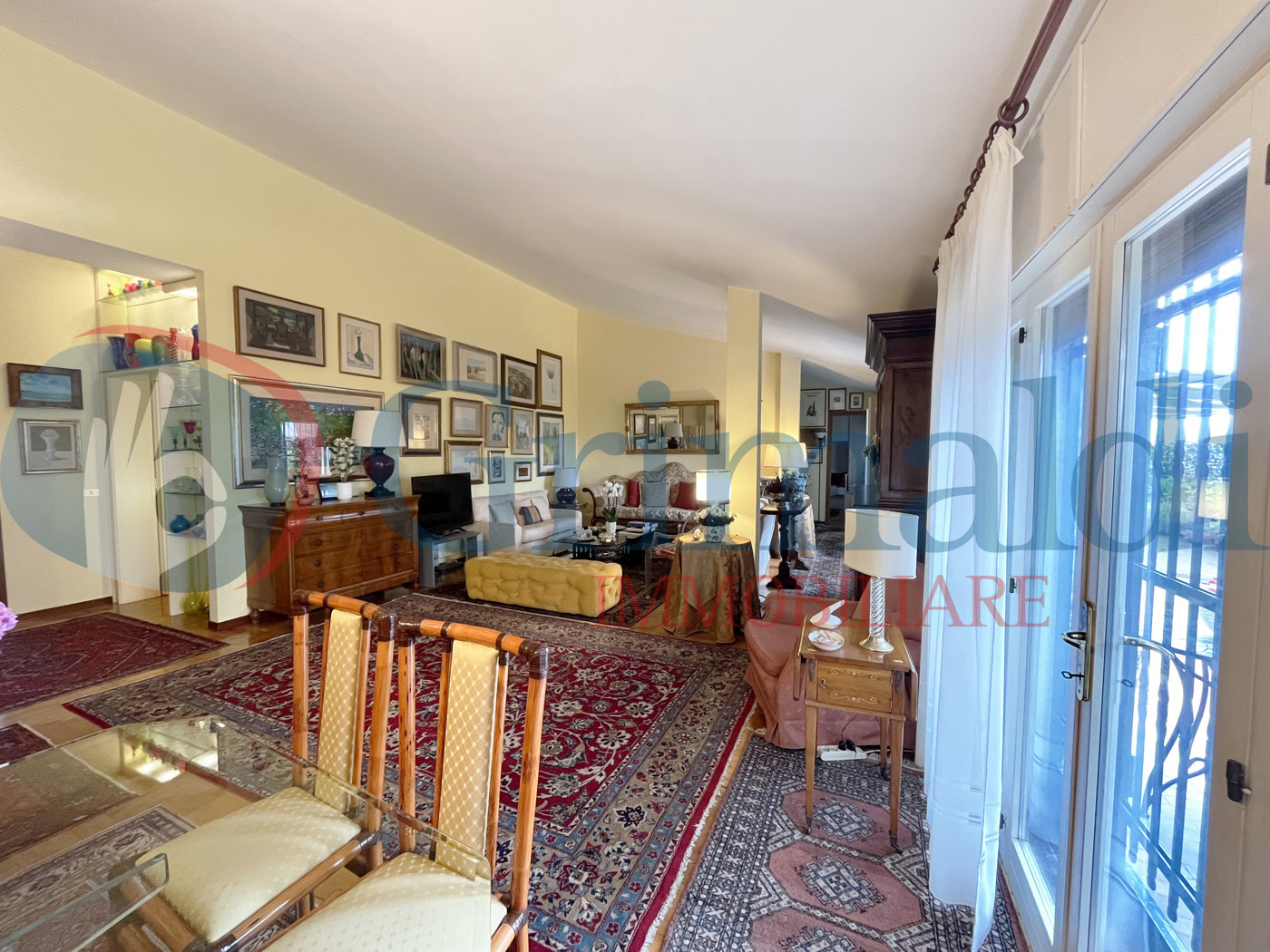 salone con zona pranzo